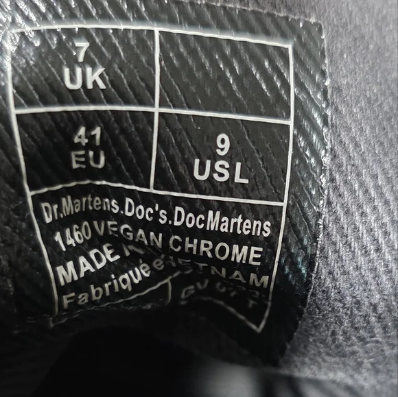 Dr. Martens 1460 Vegan Chrome Classic Synthetic Lace-Up 8 Eye Combat Boots. 9 - Picture 8 of 15